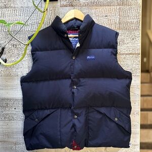 Penfield | Quilted Down Functional Puffer Vest - Men's XL, Navy/Red